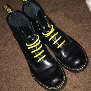 DR. MARTENS!!